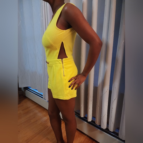 Romper - Picture 3 of 4